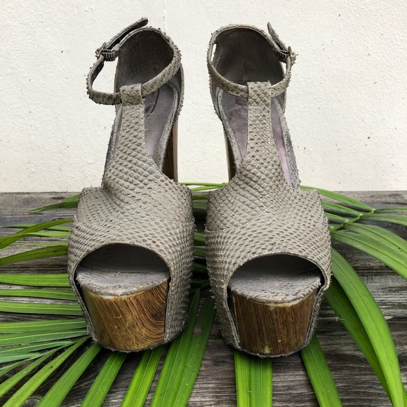 Faux Python Platforms - Picture 2 of 6